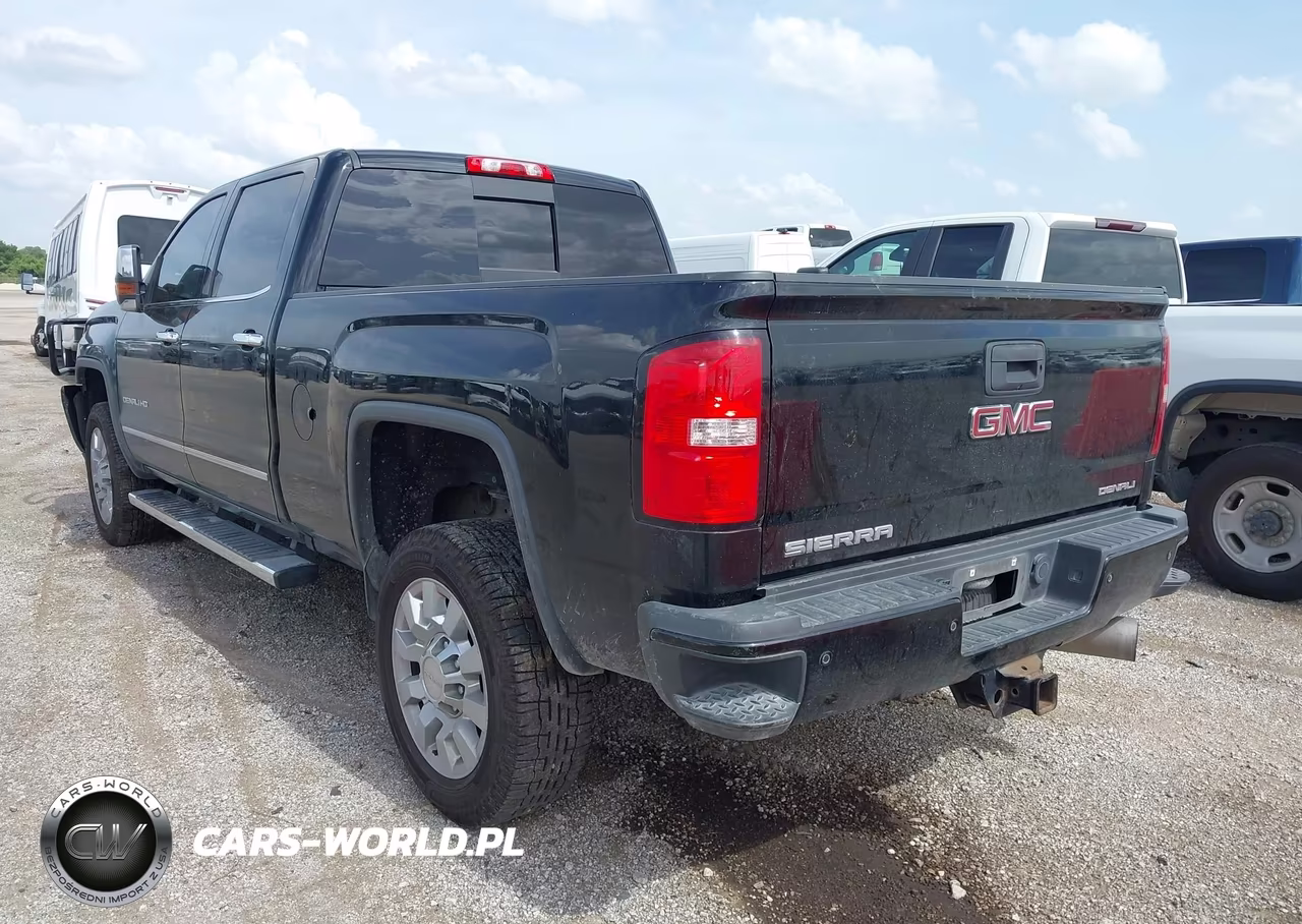 2018 GMC Sierra 2500Hd Denali VIN:1GT12UEY2JF188023 - 3