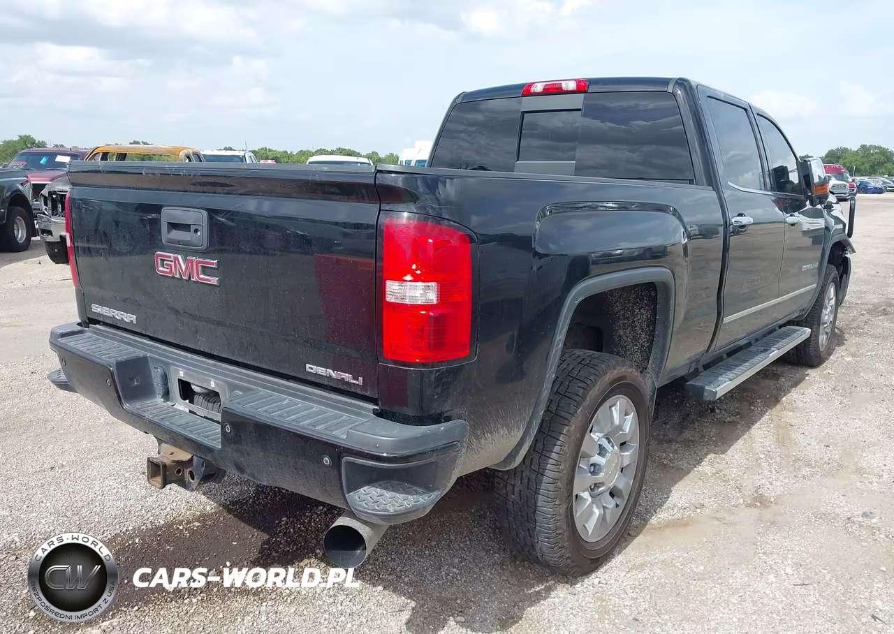 2018 GMC Sierra 2500Hd Denali VIN:1GT12UEY2JF188023 - 4