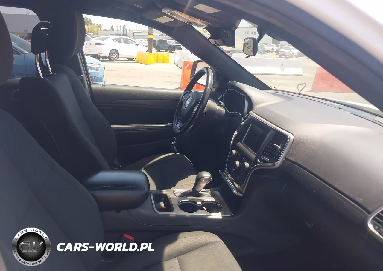 2019 Jeep Grand Cherokee Laredo E 4X2 VIN:1C4RJEAG2KC816819 - 5