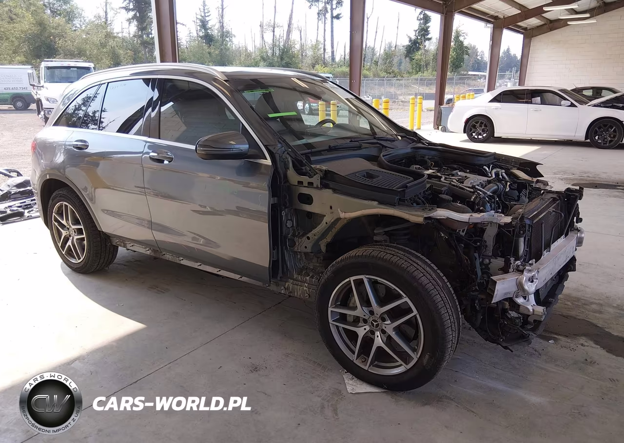 2017 Mercedes-Benz Glc 300 4Matic – zdjęcie 1 z 17