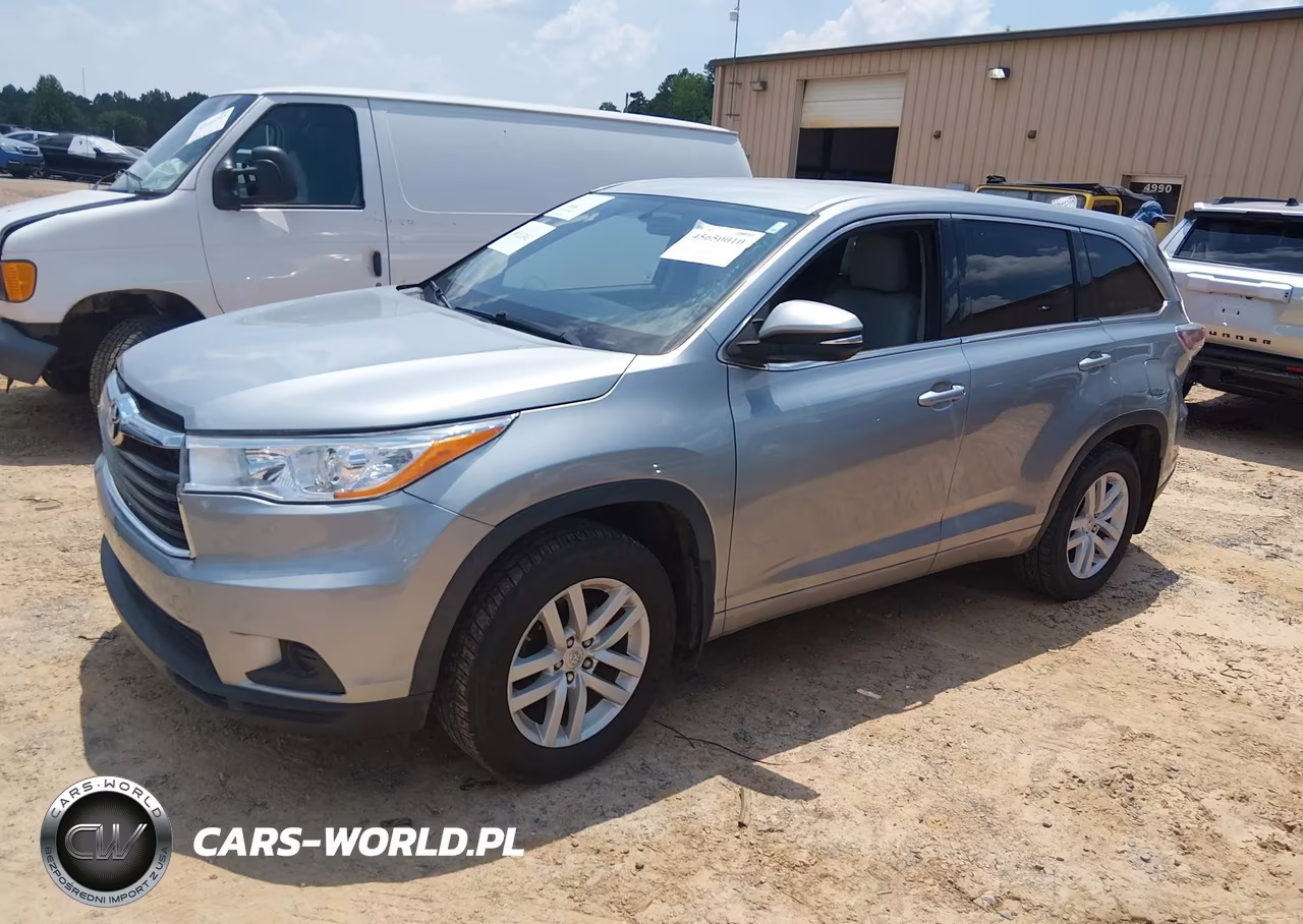 2015 Toyota Highlander Le V6 VIN:5TDBKRFH3FS095762 - 2