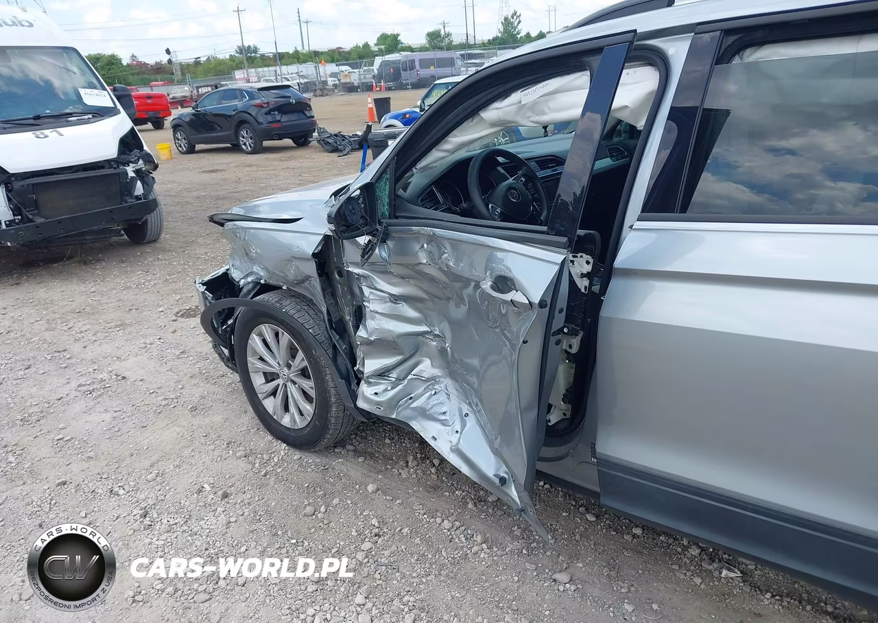 2019 Volkswagen Tiguan 2.0T S VIN:3VV1B7AXXKM114060 - 17