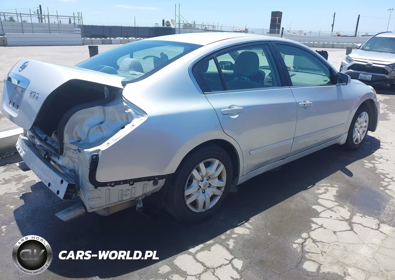 2011 Nissan Altima 2.5 S VIN:1N4AL2AP0BN504952 - 4