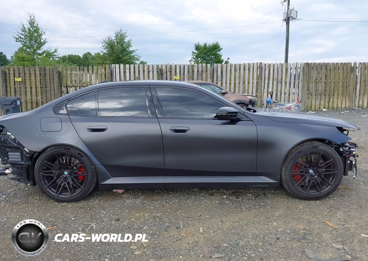 2026 BMW M5 VIN:WBS83FK00TCU95645 - 14