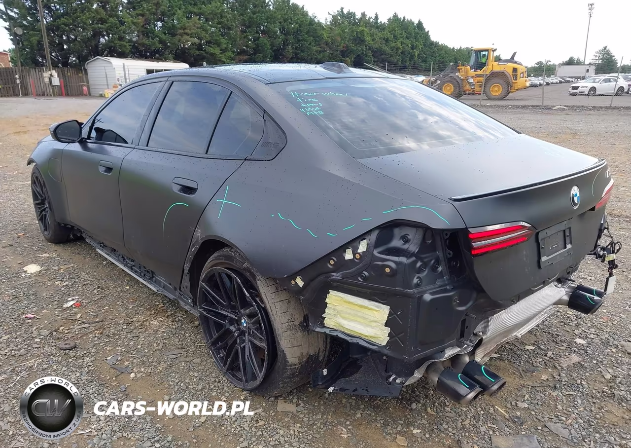 2026 BMW M5 VIN:WBS83FK00TCU95645 - 3