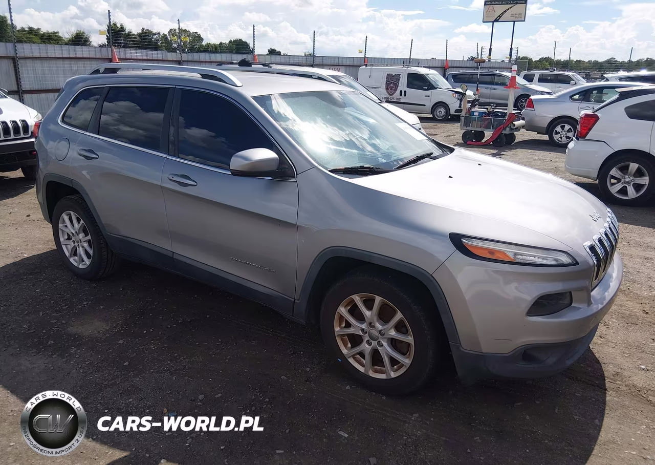 2015 Jeep Cherokee Latitude VIN:1C4PJLCB5FW597419 - 1