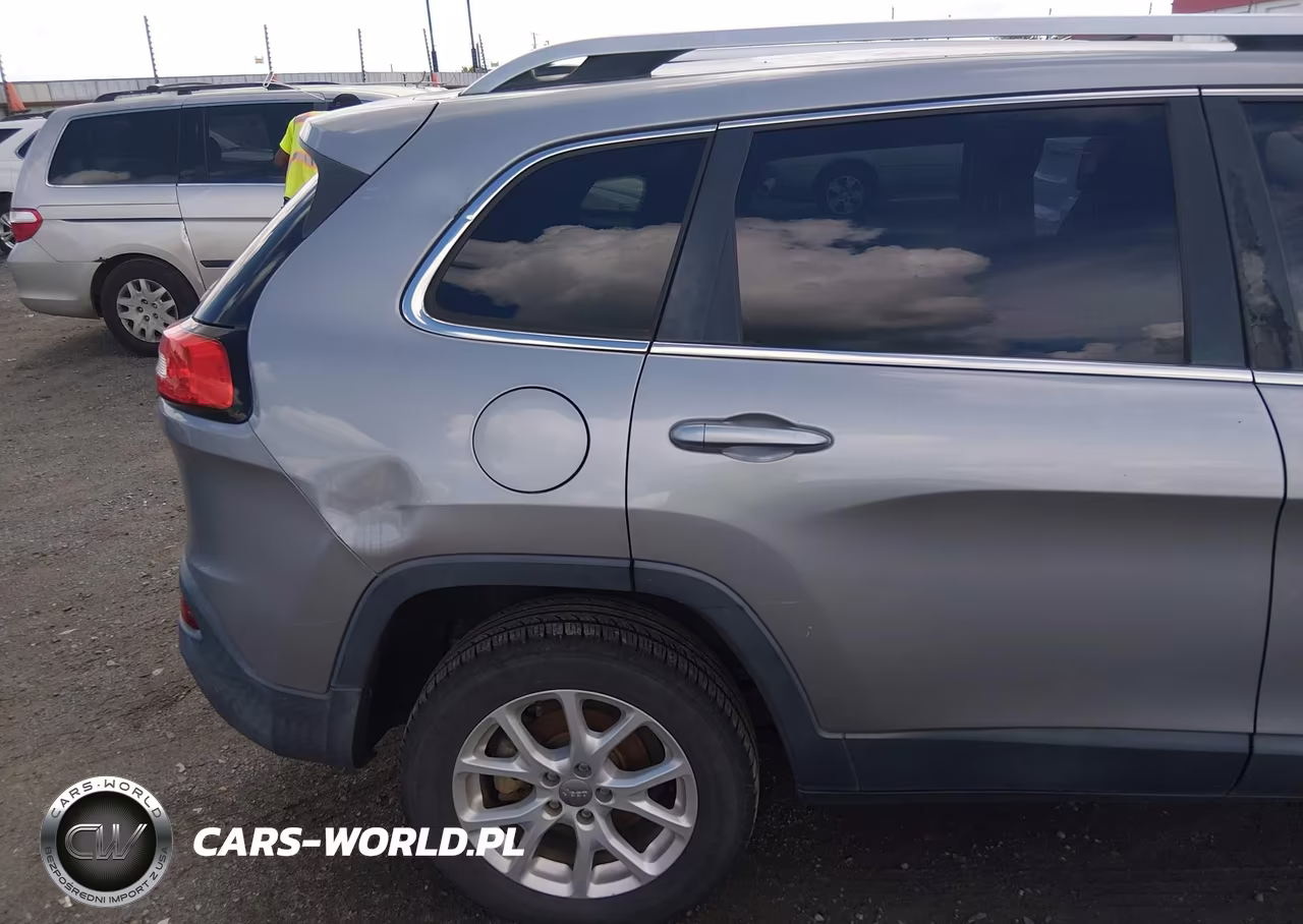 2015 Jeep Cherokee Latitude VIN:1C4PJLCB5FW597419 - 12