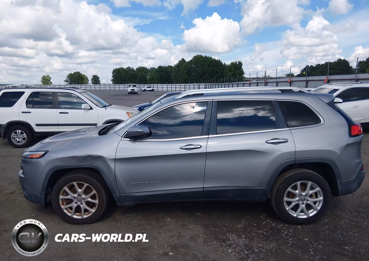 2015 Jeep Cherokee Latitude VIN:1C4PJLCB5FW597419 - 6