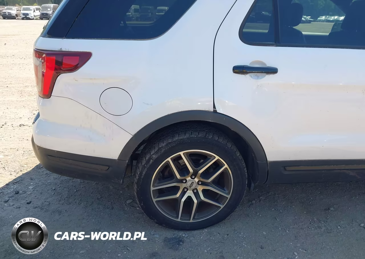 2018 Ford Explorer Sport VIN:1FM5K8GTXJGB01596 - 17