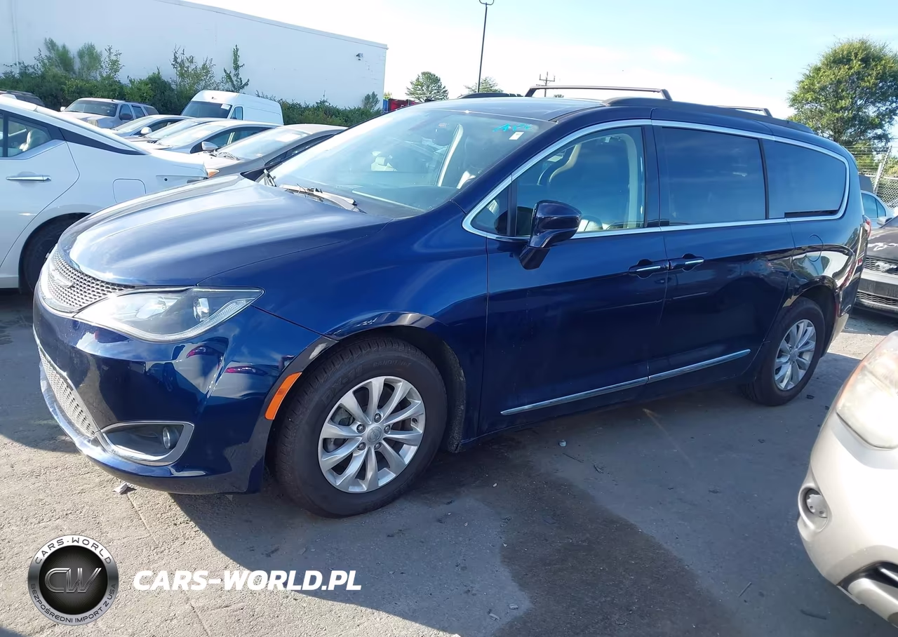 2017 Chrysler Pacifica Touring-L VIN:2C4RC1BG4HR785445 - 2