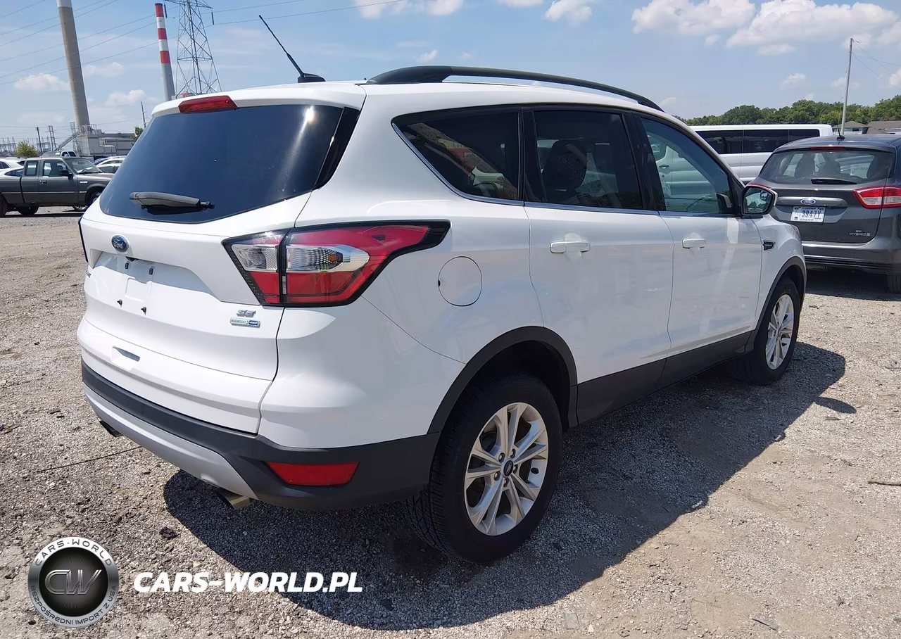 2018 Ford Escape Se VIN:1FMCU9GD5JUD08821 - 4