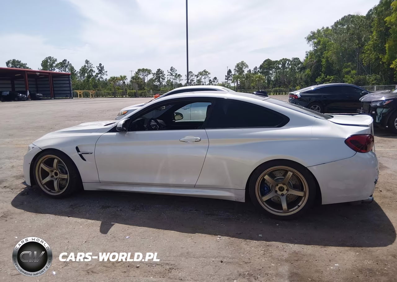 2016 BMW M4 VIN:WBS3R9C59GK338423 - 15