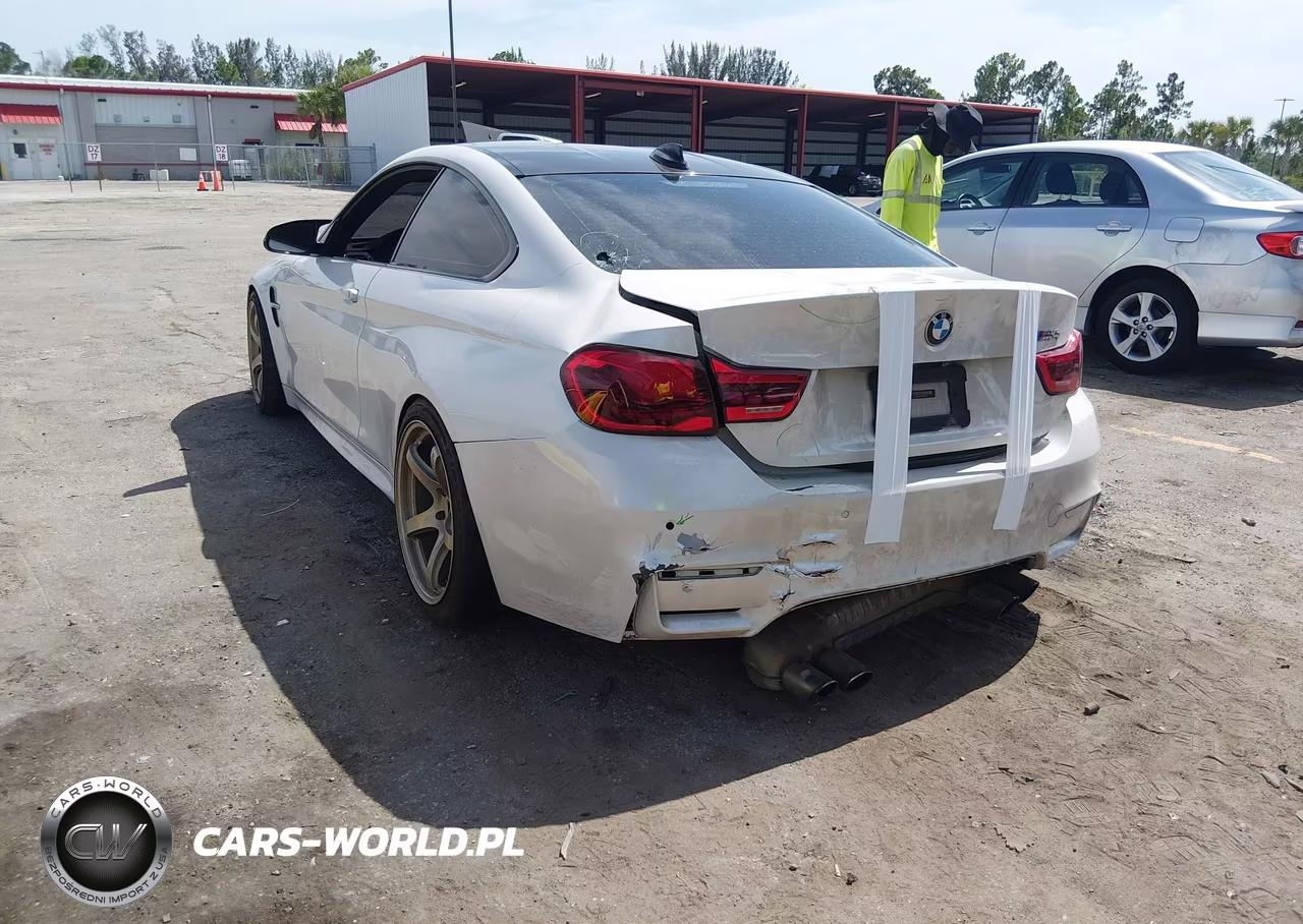 2016 BMW M4 VIN:WBS3R9C59GK338423 - 3