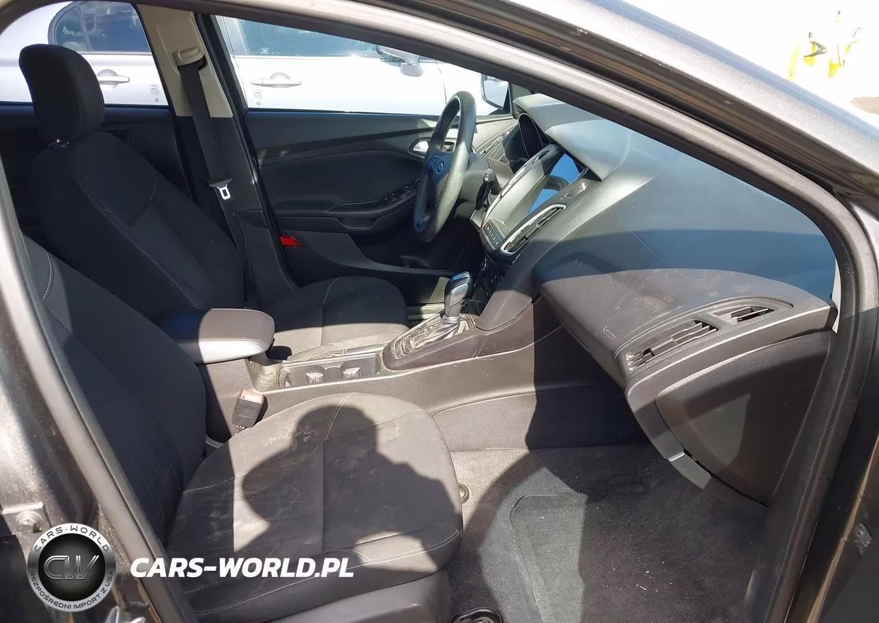 2015 Ford Focus Se VIN:1FADP3K26FL370511 - 5
