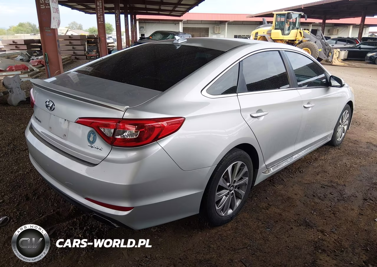 2015 Hyundai Sonata Sport VIN:5NPE34AF1FH049825 - 4