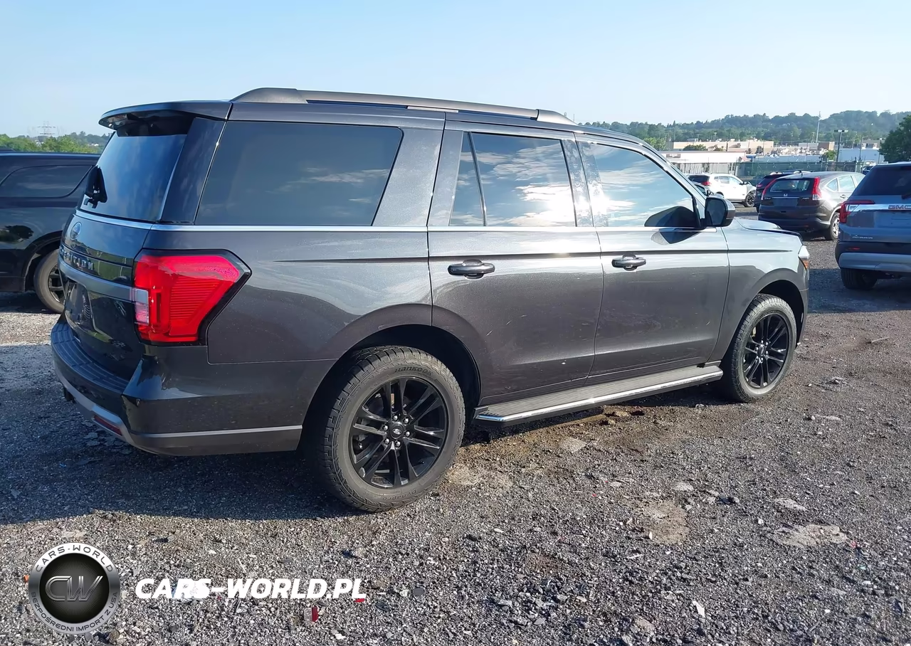 2022 Ford Expedition Xlt VIN:1FMJU1JT4NEA61087 - 4