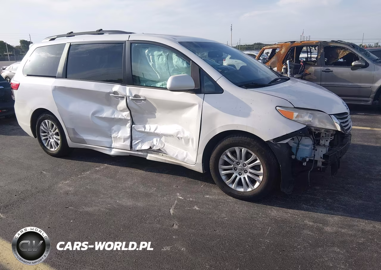 2015 Toyota Sienna Xle Premium 8 Passenger – zdjęcie 1 z 16