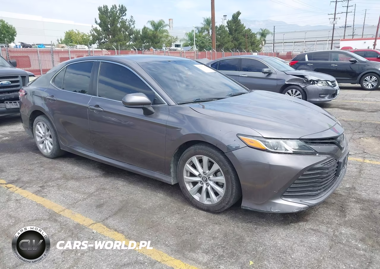 2019 Toyota Camry Le – zdjęcie 1 z 22