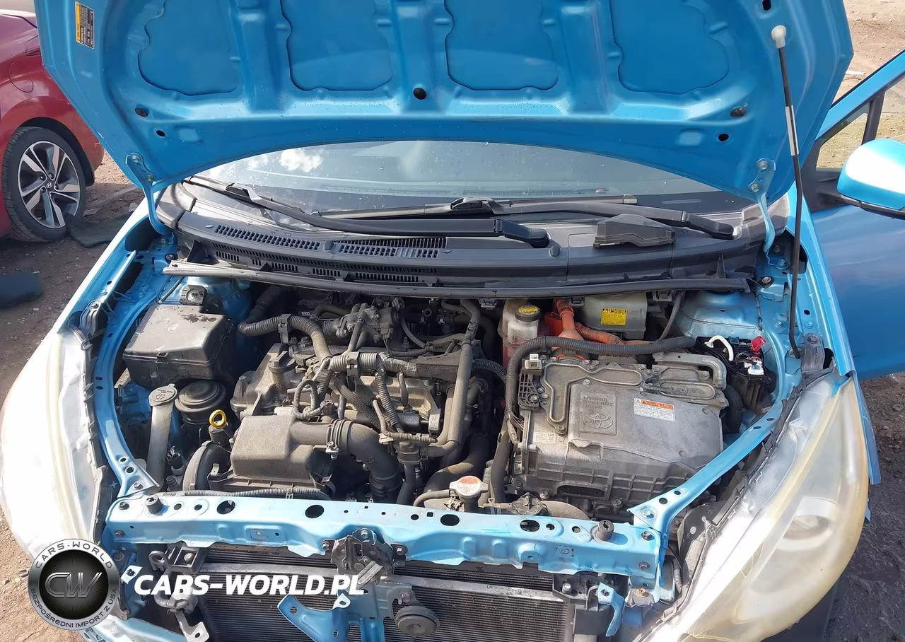 2015 Toyota Prius C Two VIN:JTDKDTB34F1109568 - 10