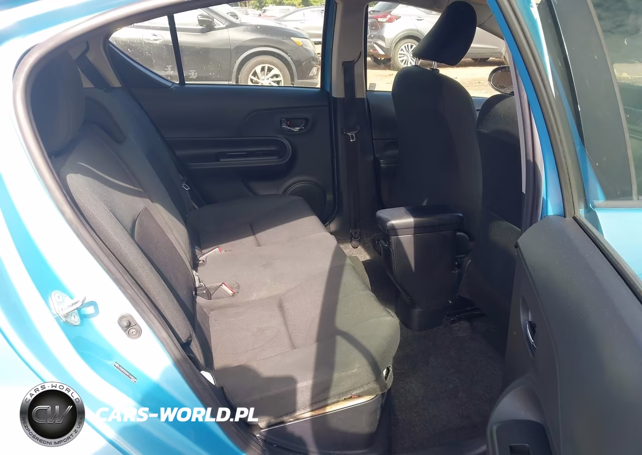 2015 Toyota Prius C Two VIN:JTDKDTB34F1109568 - 8