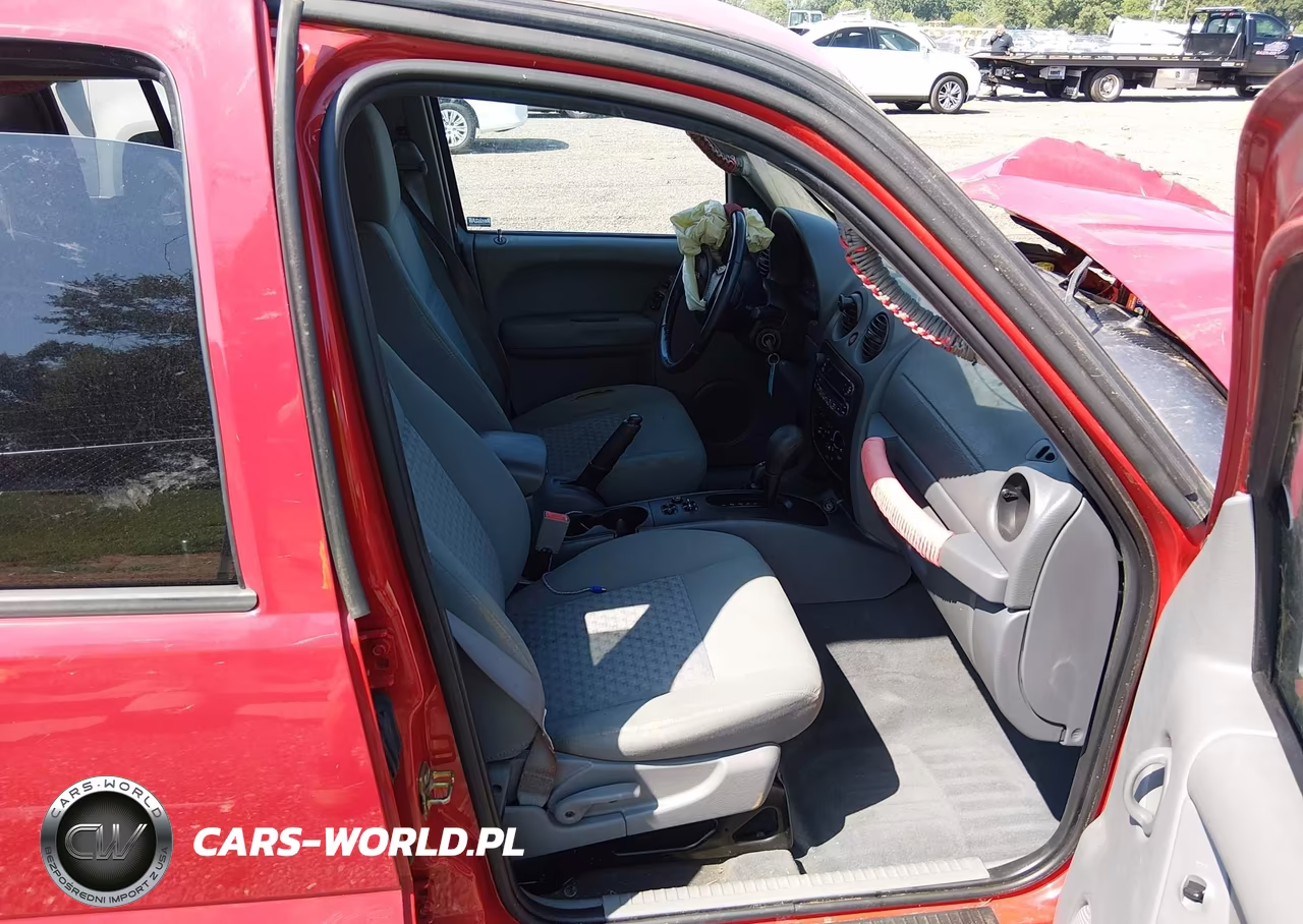 2005 Jeep Liberty Sport VIN:1J4GL48K15W584457 - 5