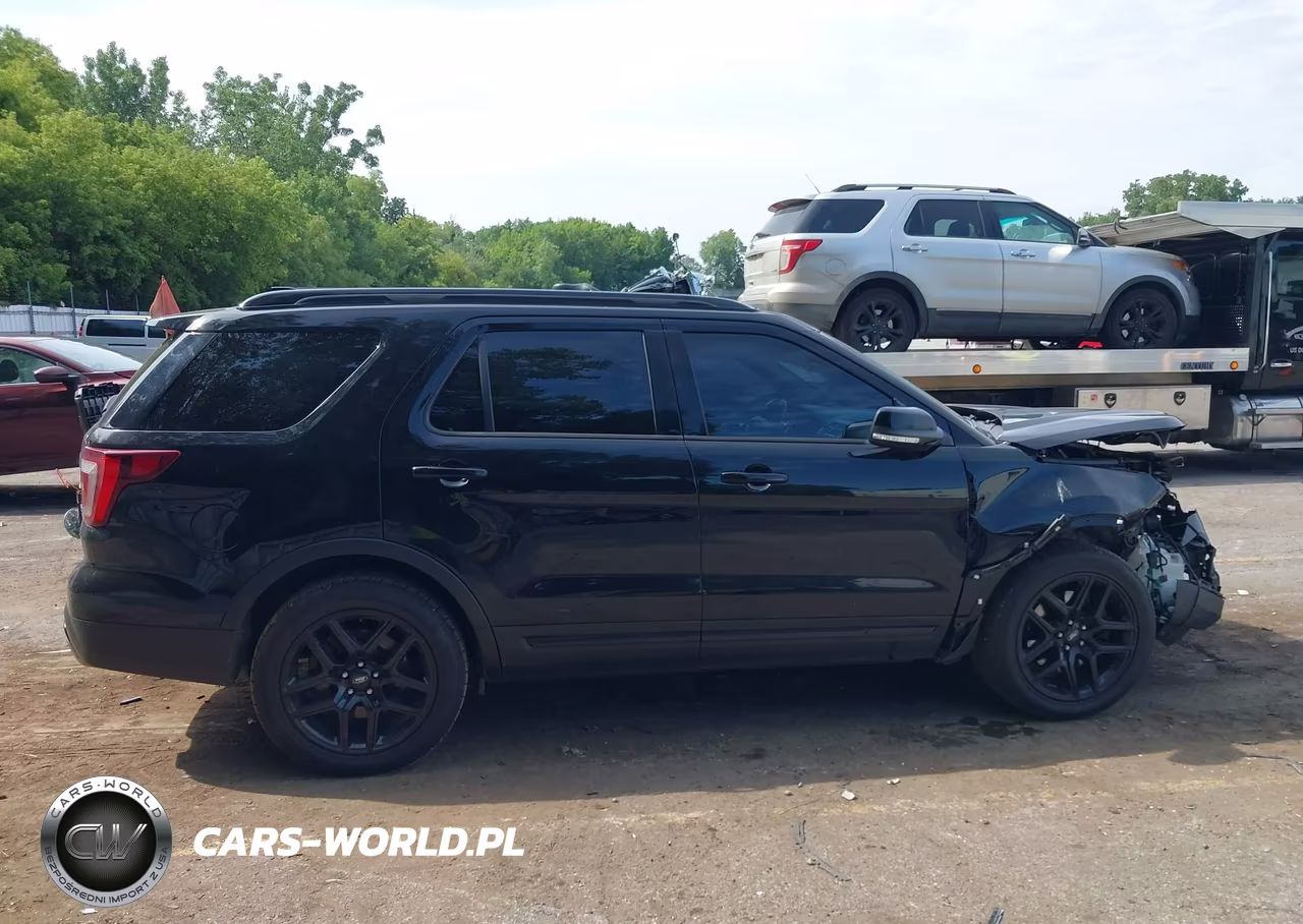 2017 Ford Explorer Sport VIN:1FM5K8GT9HGE16089 - 13