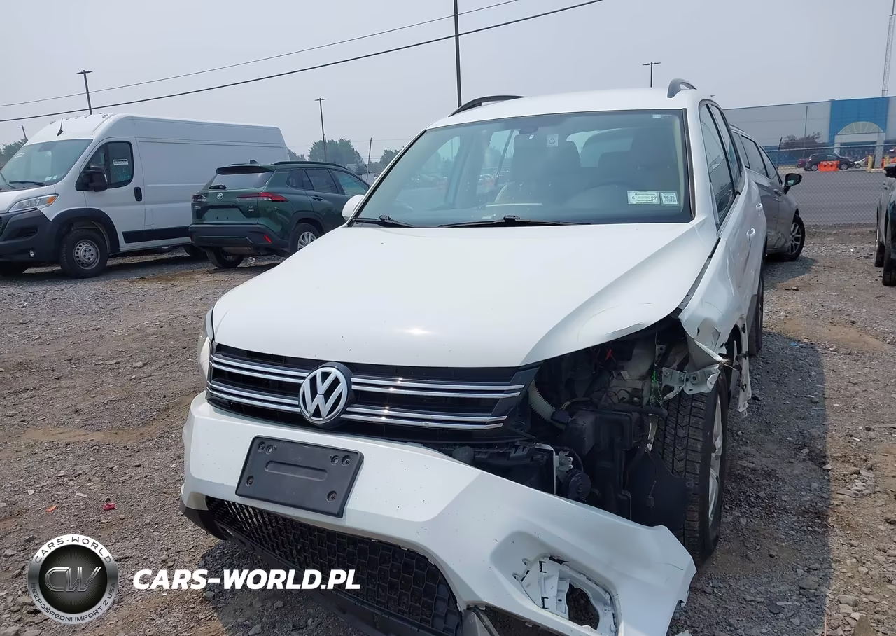 2017 Volkswagen Tiguan 2.0T S VIN:WVGBV7AX1HW503023 - 18