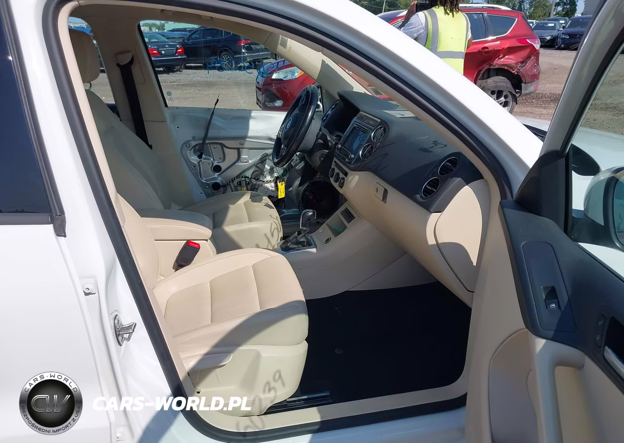 2017 Volkswagen Tiguan 2.0T S VIN:WVGBV7AX1HW503023 - 5