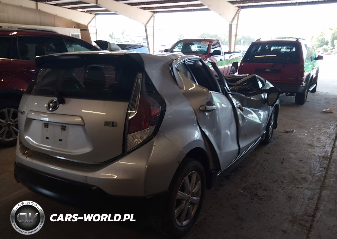 2017 Toyota Prius C Four VIN:JTDKDTB38H1593179 - 4