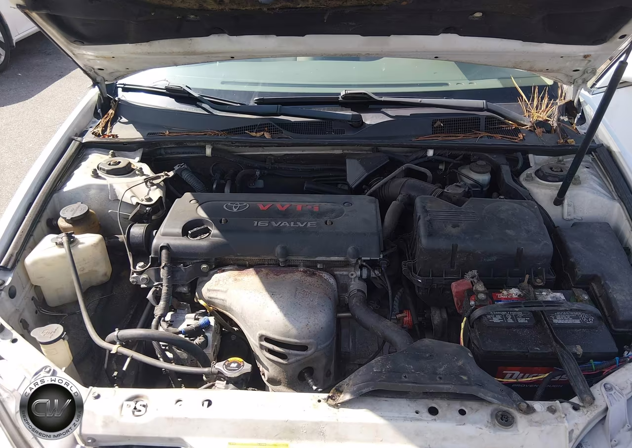 2002 Toyota Camry Le VIN:4T1BE32K72U068135 - 10