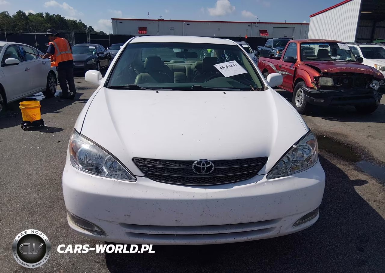 2002 Toyota Camry Le VIN:4T1BE32K72U068135 - 12