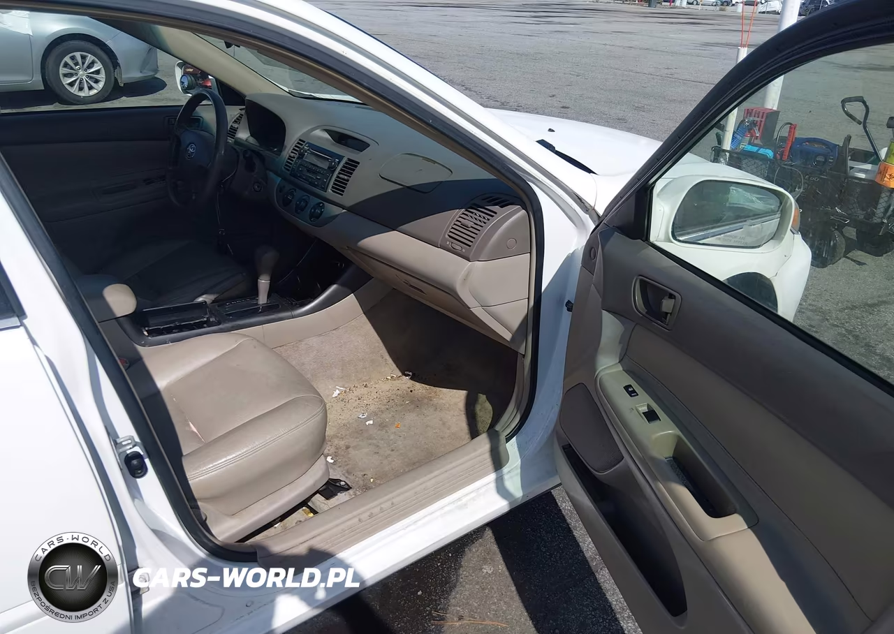 2002 Toyota Camry Le VIN:4T1BE32K72U068135 - 5