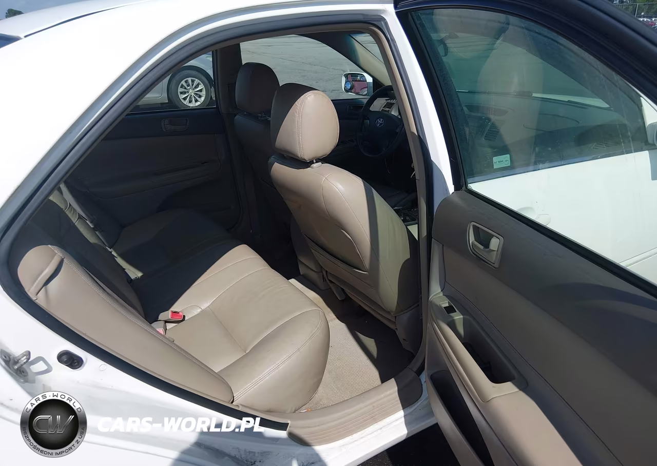 2002 Toyota Camry Le VIN:4T1BE32K72U068135 - 8