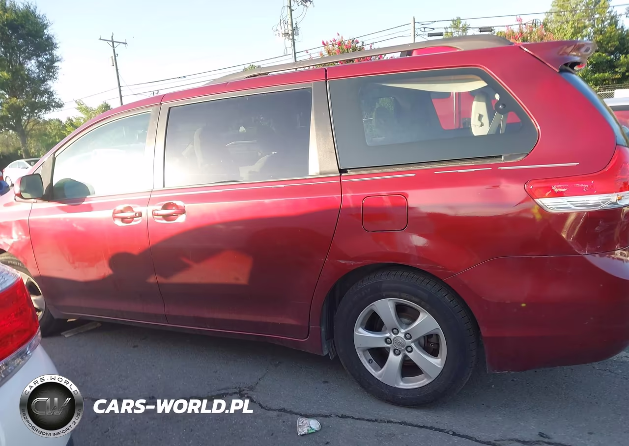 2011 Toyota Sienna Le V6 VIN:5TDKK3DC9BS107296 - 14
