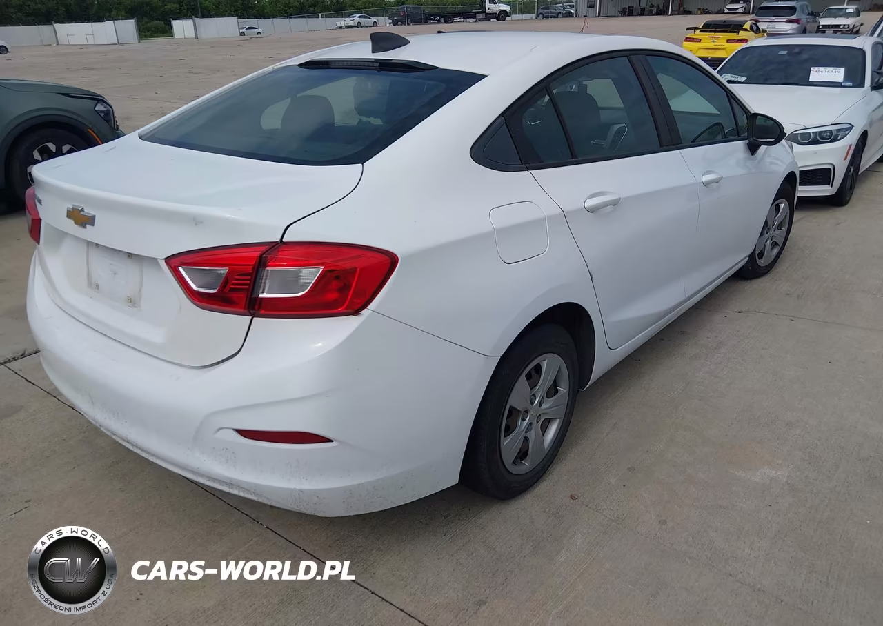 2018 Chevrolet Cruze Ls Auto VIN:1G1BC5SM1J7143103 - 4