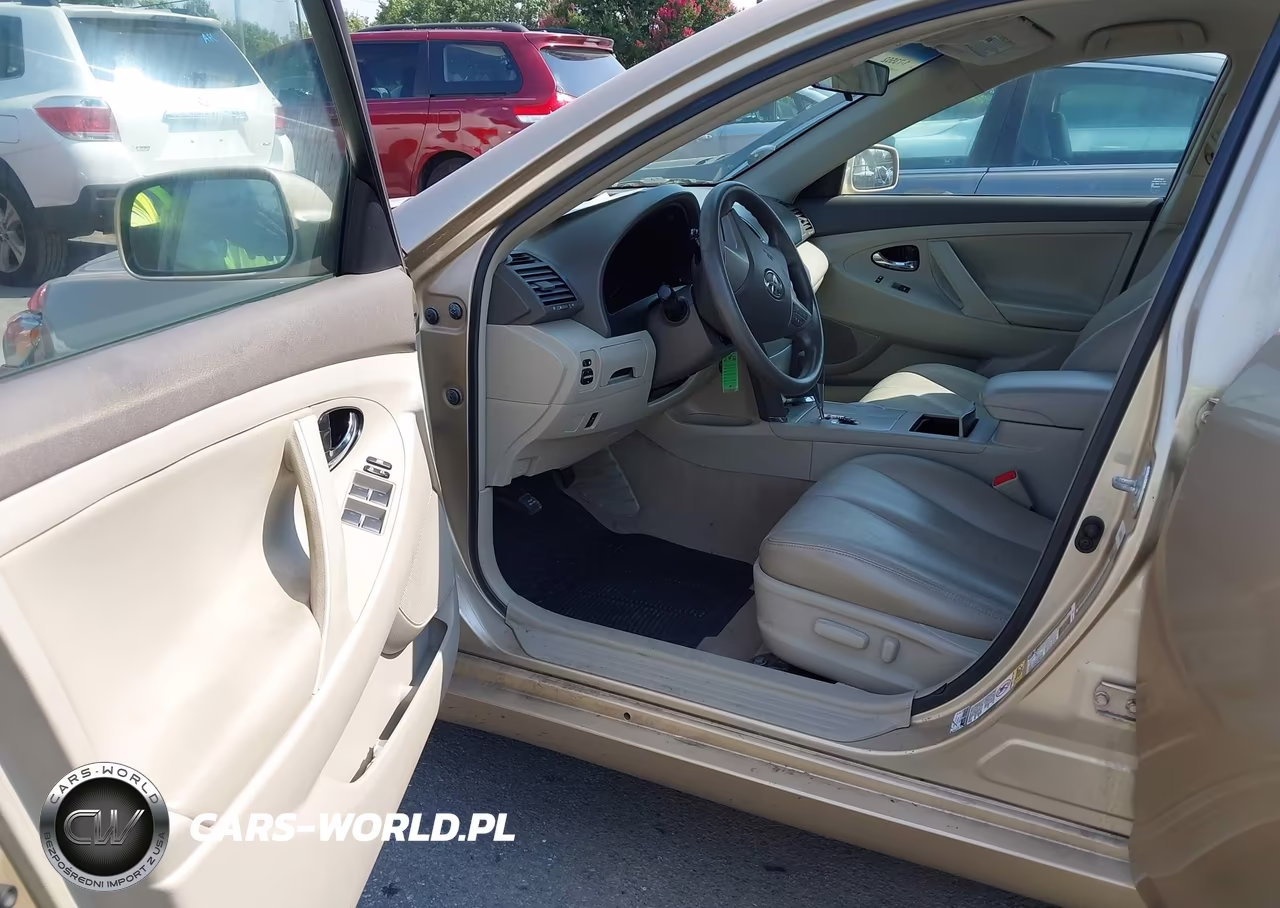 2010 Toyota Camry Le VIN:4T1BF3EK2AU084962 - 5