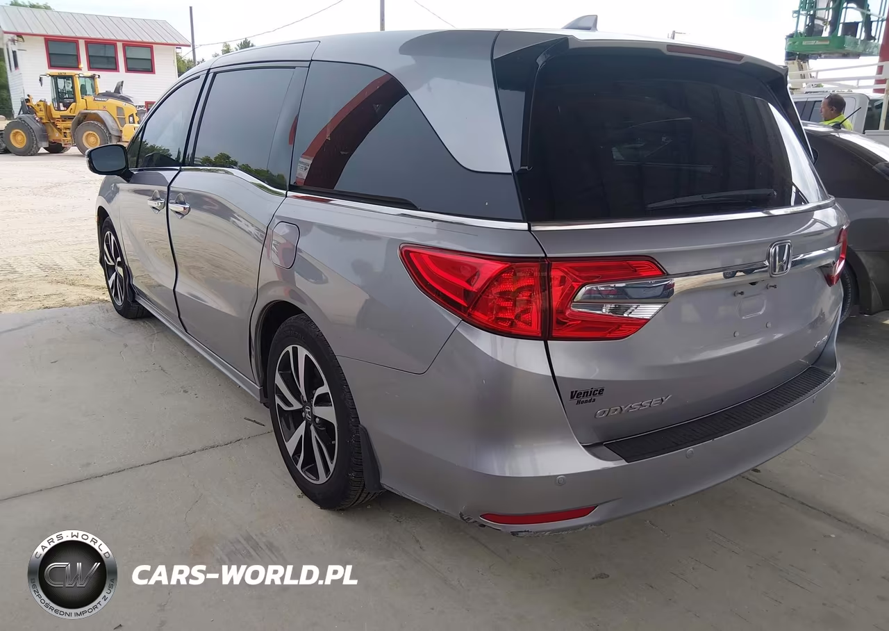 2019 Honda Odyssey Elite VIN:5FNRL6H93KB058306 - 3