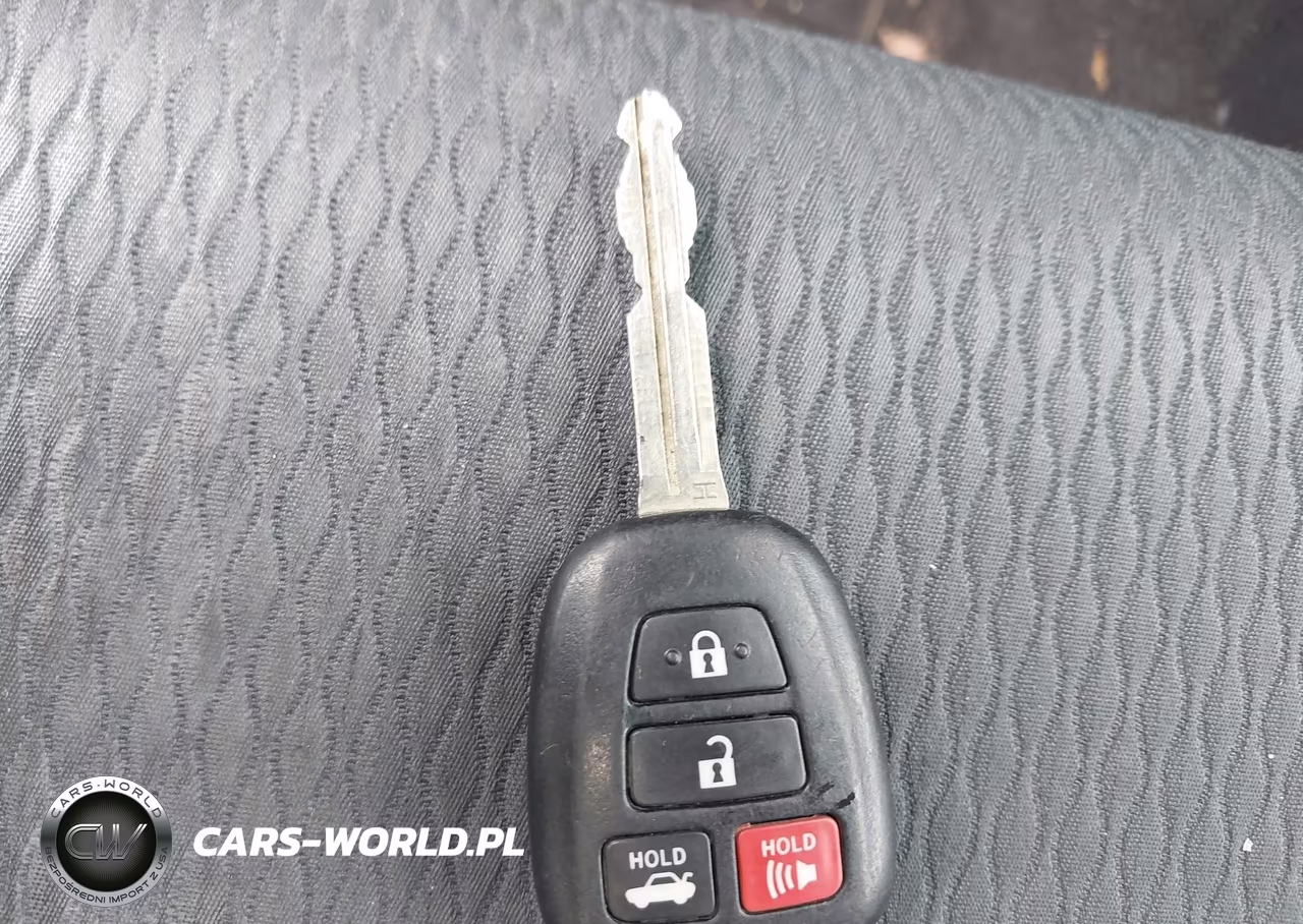 2018 Toyota Corolla Le VIN:2T1BURHE8JC974057 - 11