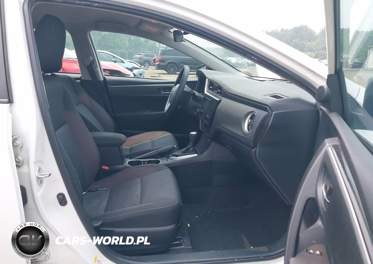 2018 Toyota Corolla Le VIN:2T1BURHE8JC974057 - 5