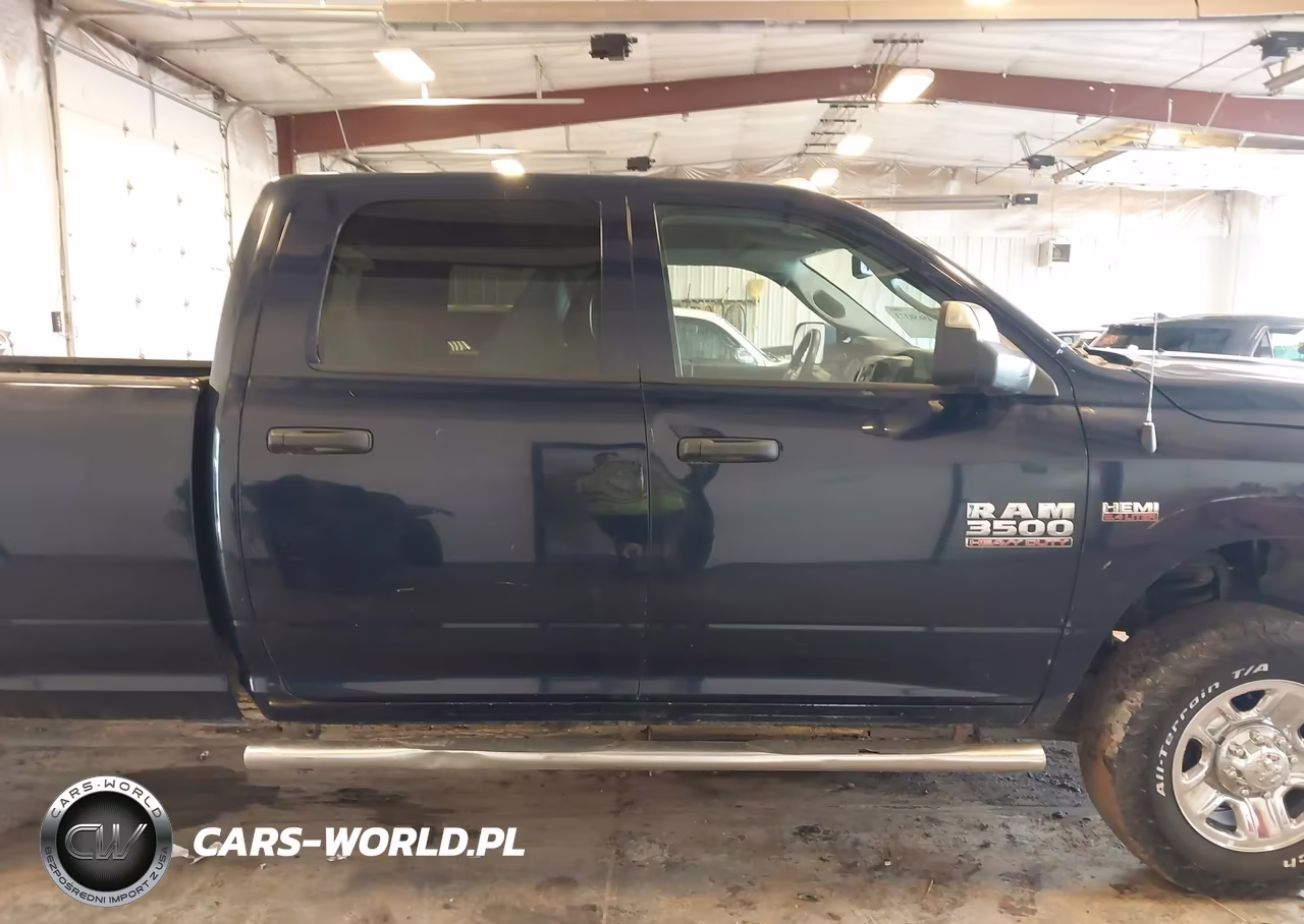 2018 Ram 3500 Tradesman 4X4 8' Box VIN:3C63R3GJ5JG373221 - 13
