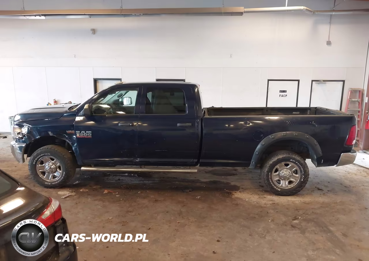 2018 Ram 3500 Tradesman 4X4 8' Box VIN:3C63R3GJ5JG373221 - 14