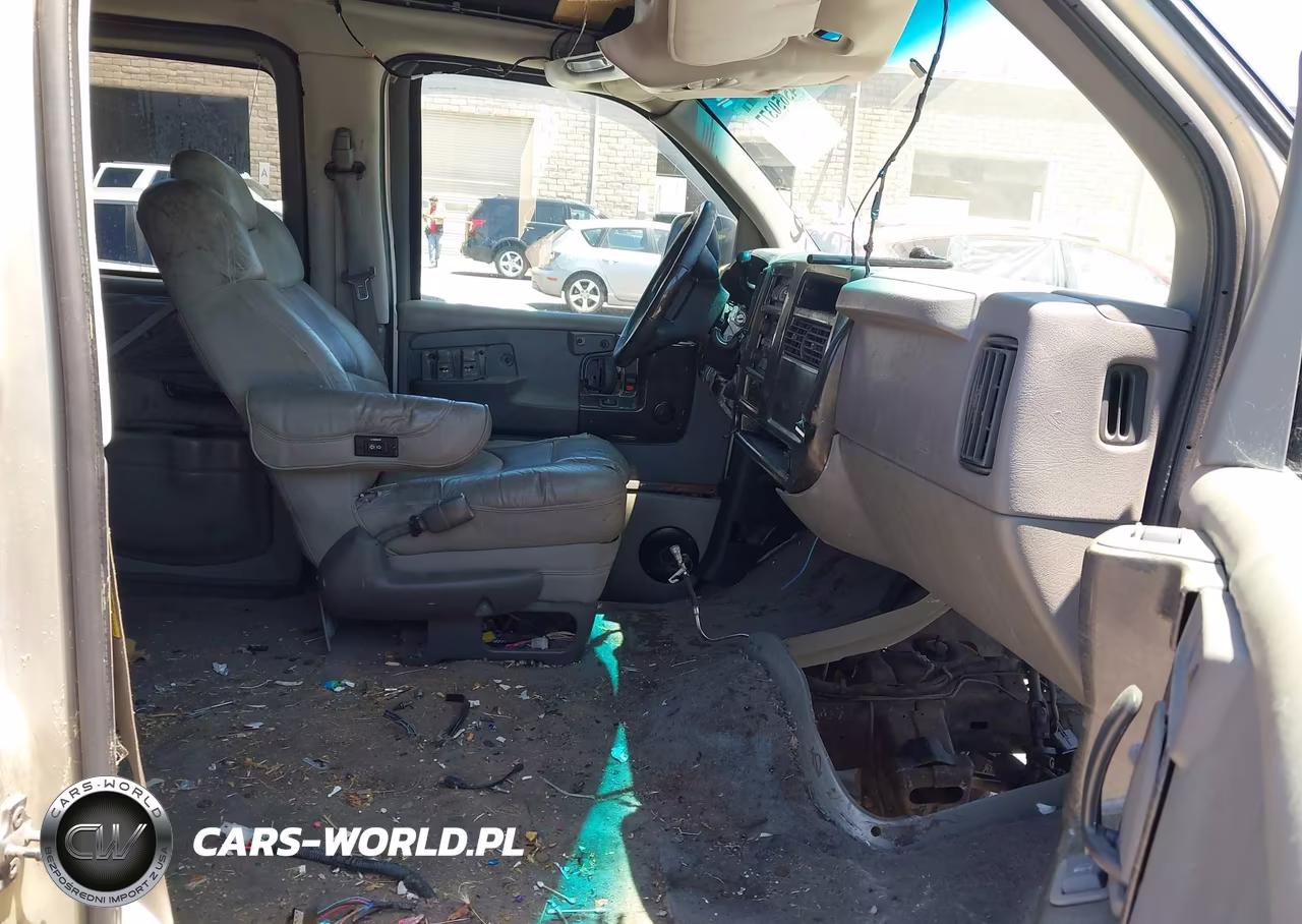 2003 Chevrolet Express Upfitter VIN:1GBFG15T931114113 - 5