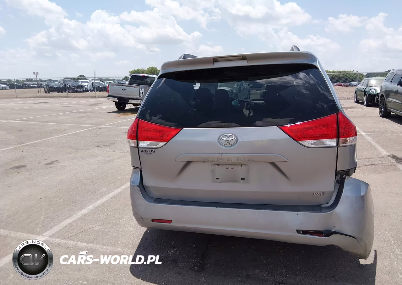 2011 Toyota Sienna Xle V6 VIN:5TDYK3DCXBS115496 - 17