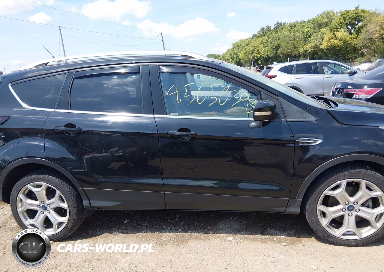 2019 Ford Escape Titanium VIN:1FMCU9J92KUA69427 - 13