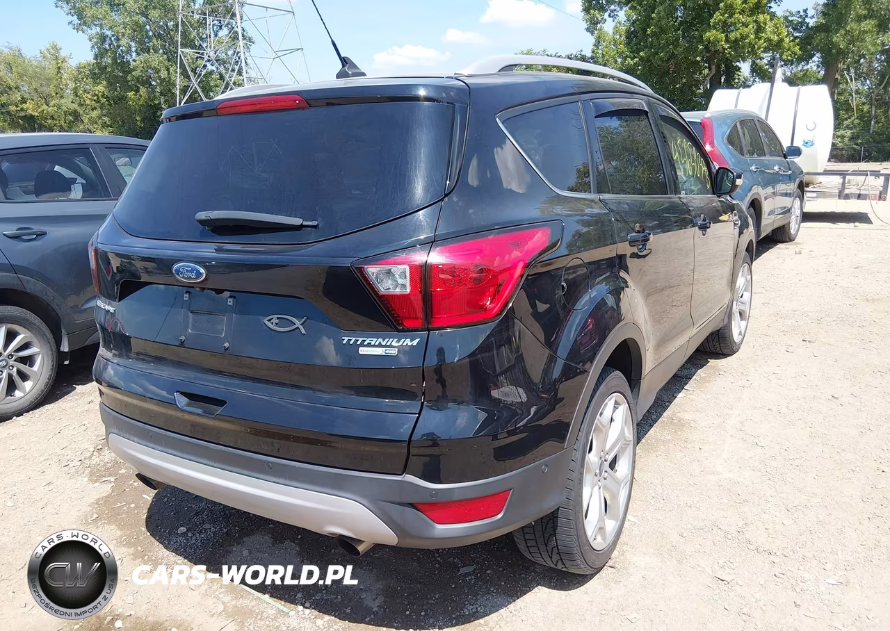 2019 Ford Escape Titanium VIN:1FMCU9J92KUA69427 - 4