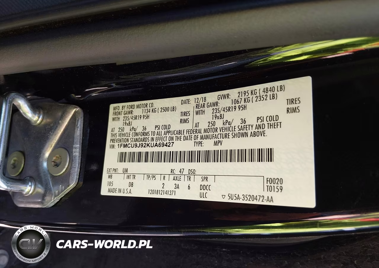 2019 Ford Escape Titanium VIN:1FMCU9J92KUA69427 - 9