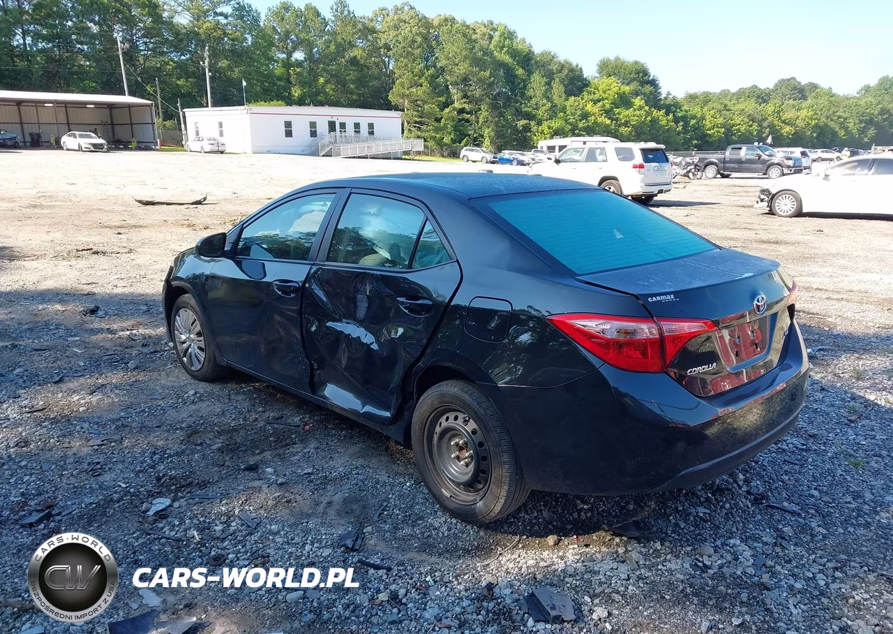 2018 Toyota Corolla Le VIN:2T1BURHE2JC085139 - 3