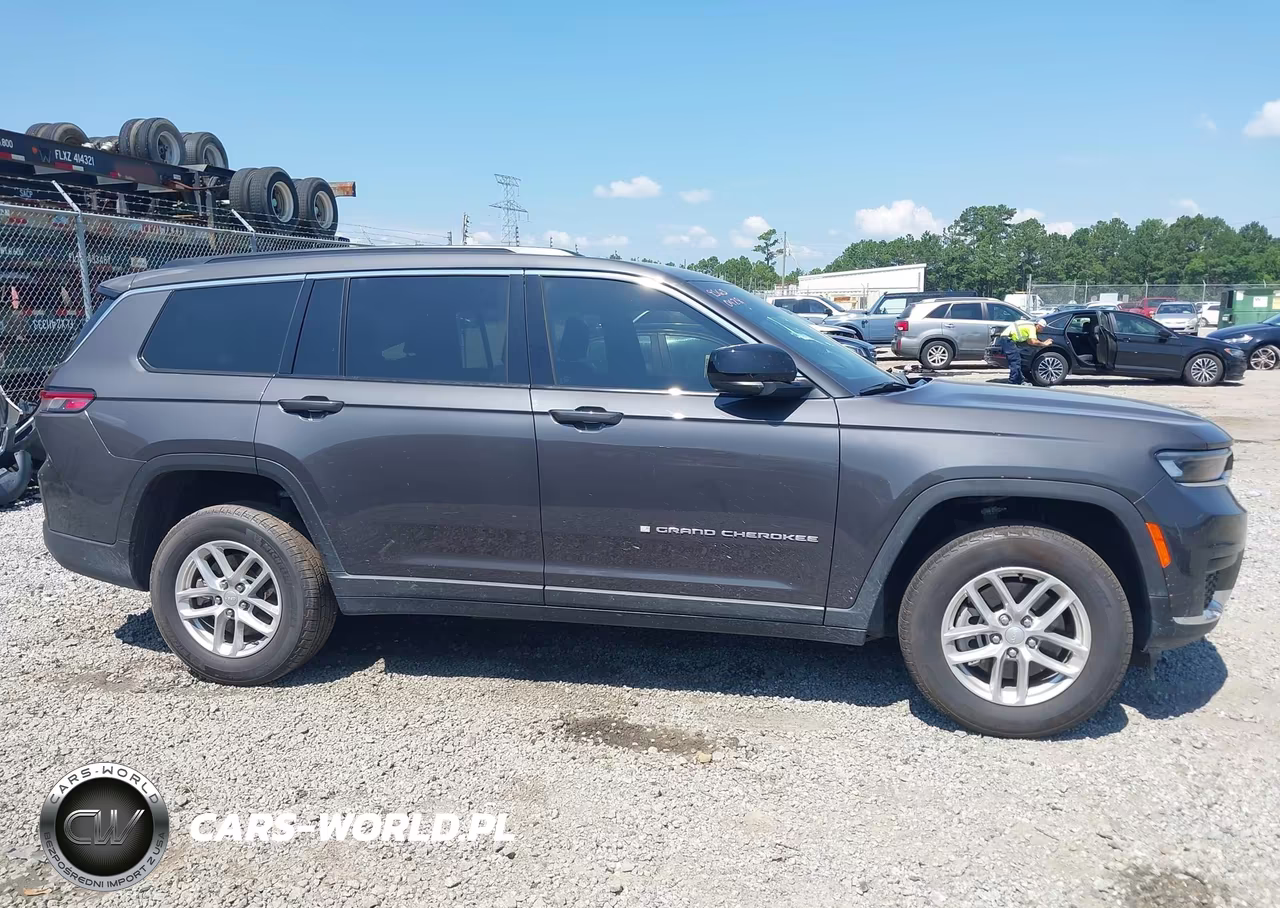 2025 Jeep Grand Cherokee L Laredo 4X2 VIN:1C4RJJAG9S8714848 - 13