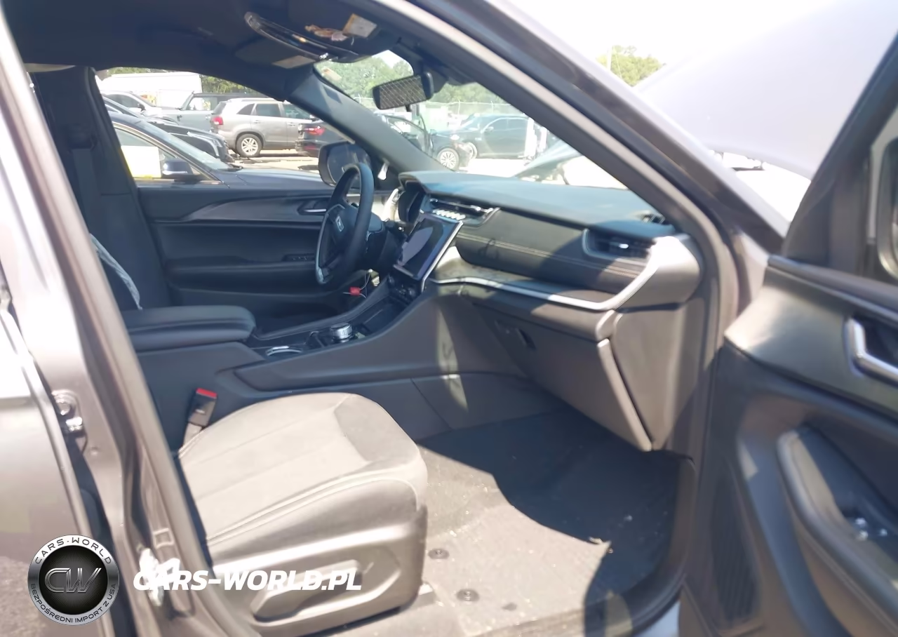 2025 Jeep Grand Cherokee L Laredo 4X2 VIN:1C4RJJAG9S8714848 - 5
