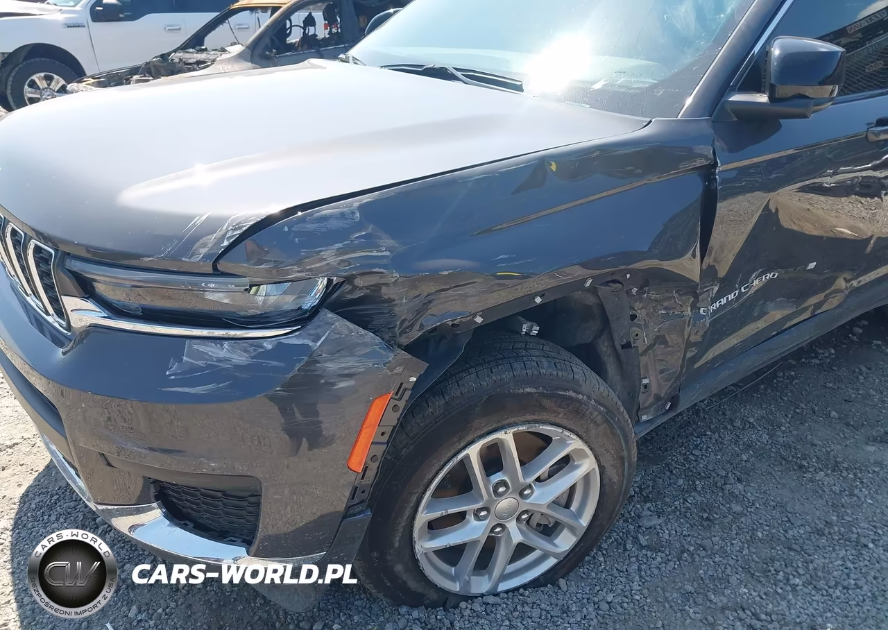 2025 Jeep Grand Cherokee L Laredo 4X2 VIN:1C4RJJAG9S8714848 - 6